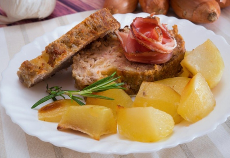 Polpettone speck e scamorza Polpettone speck e scamorza
