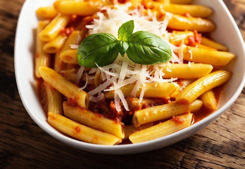 Pasta al sugo con lo speck - King's