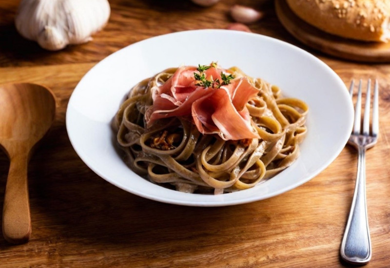 Tagliatelle al cacao con speck - King's