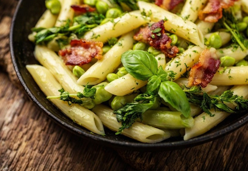 Pasta fave e guanciale - King's