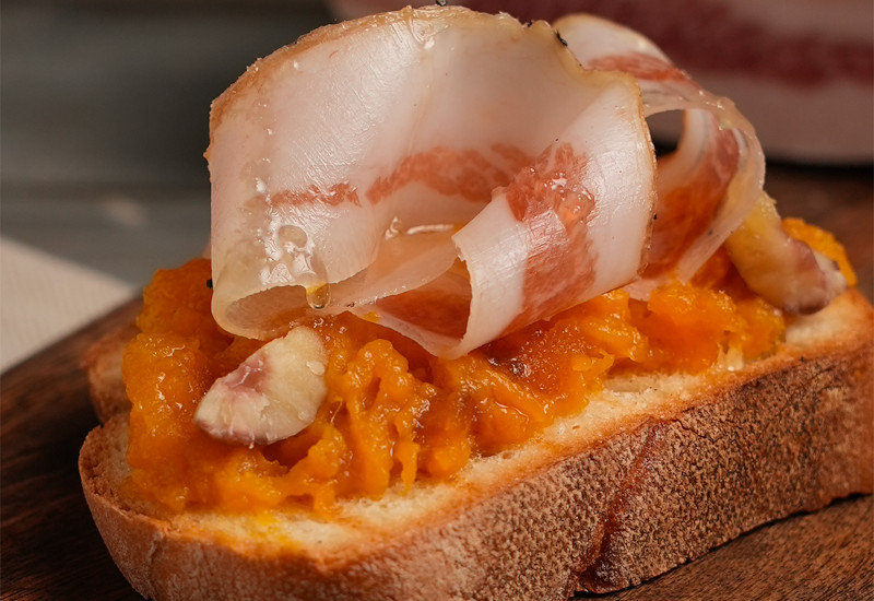 Crostino con guanciale - King's